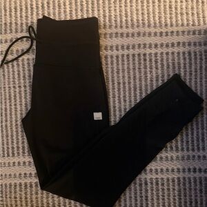 Vuori Daily Black High-Waisted Leggings-small
